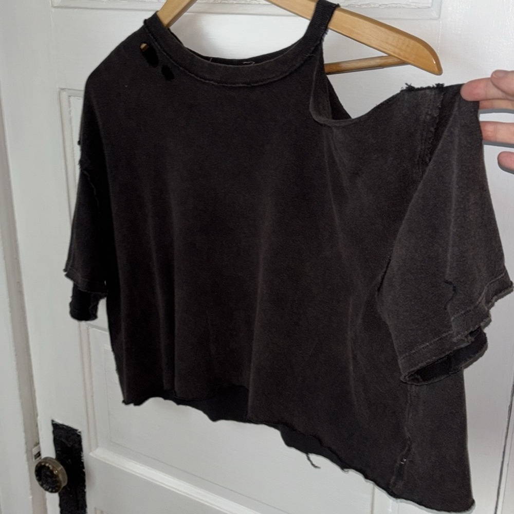 WE THE FREE HOLEY DISTRESSED CROPPED TEE - Picture 3 of 7